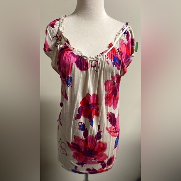 Old Navy pink floral blouse.‎ Sz-M NWT - Picture 1 of 1